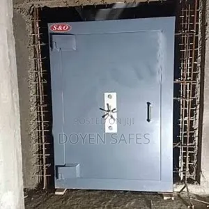 We Build Strong Rooms