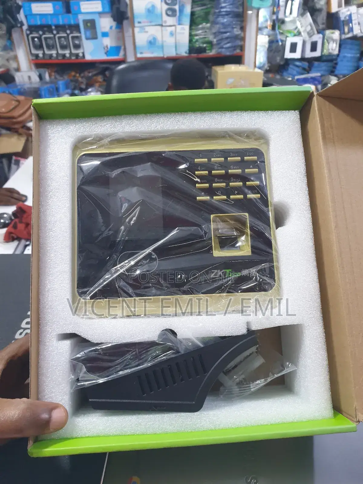 ZKT Biometric Thumb And Face Scanner 1