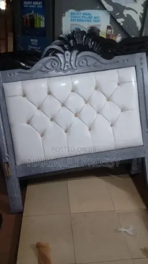 4x6 Gray Frame White Leather Bed