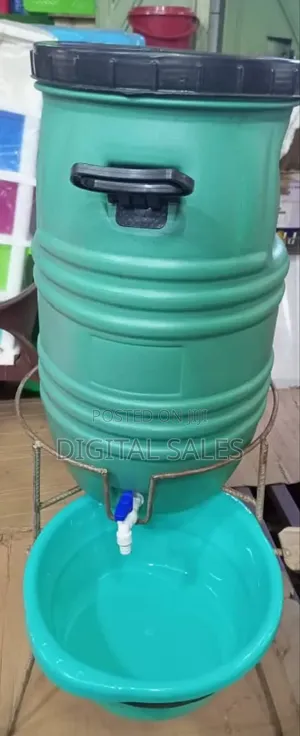 60L Water Tank With Stand and Washing Basin