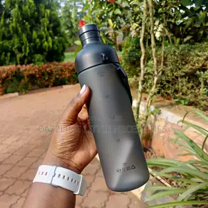 Sporty Juice/Water Bottle - Black (600mls)