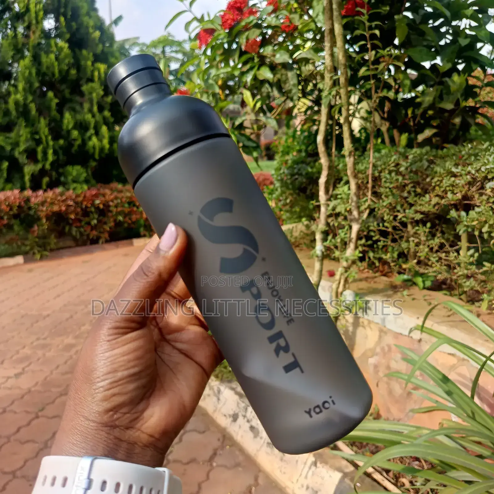 Sporty Juice/Water Bottle - Black (600mls)