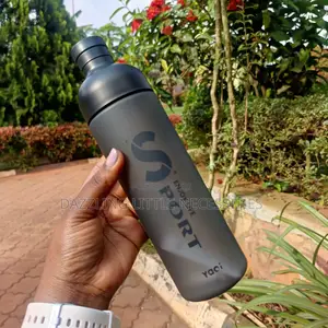 Sporty Juice/Water Bottle - Black (600mls)