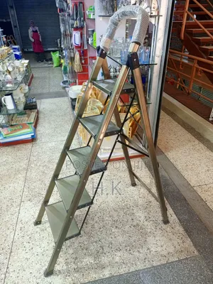 TUUF Elegance 5-Step Ladder.