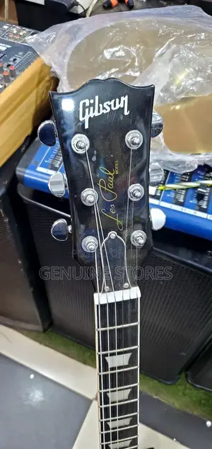 Solo Gibson Guitar