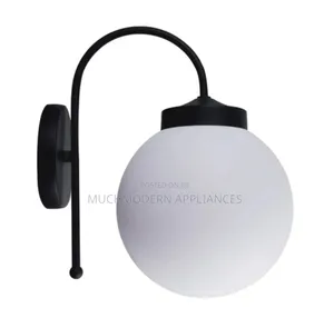 P-Shaped Globe Wall Light
Tg GLBP-20-10-8b