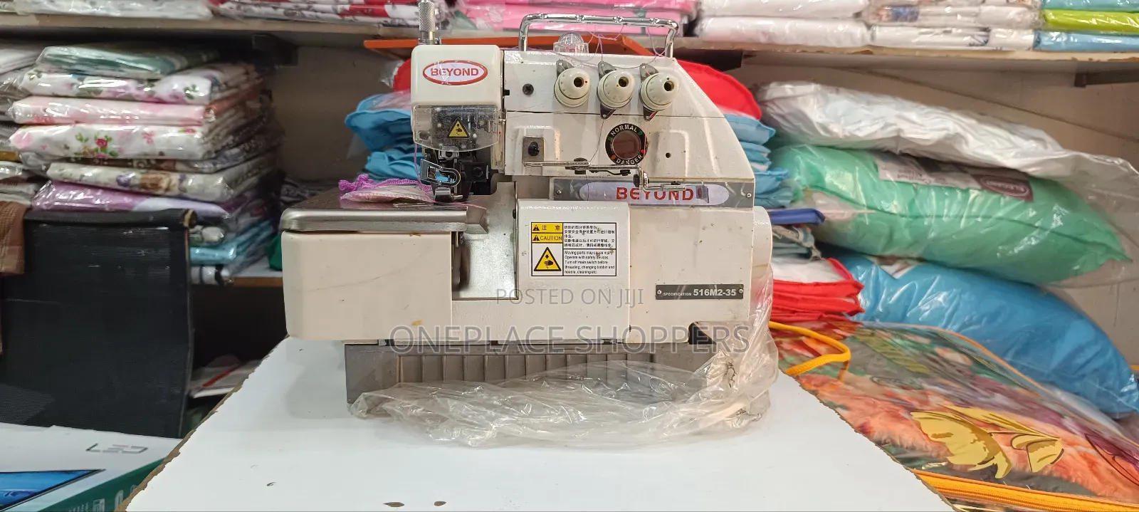 Overlock Machine Full Set With TABLE