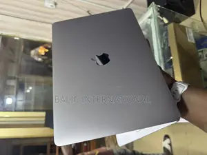 Laptop Apple MacBook Pro 2018 16GB Intel Core I7 SSD 1T