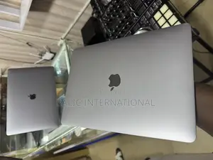 Laptop Apple MacBook Pro 2018 16GB Intel Core I7 SSD 1T
