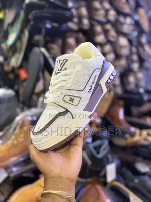 Giay Louis Vuitton Trainer Sneakers