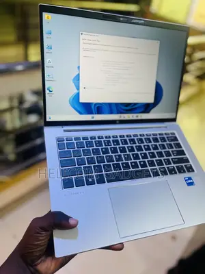 New Laptop HP EliteBook 840 10 16GB Intel Core I5 SSD 512GB