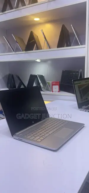 New Laptop HP 14S 8GB Intel Celeron SSD 256GB