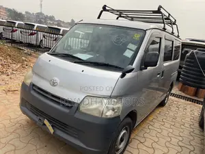 Toyota Noah 2014 Silver