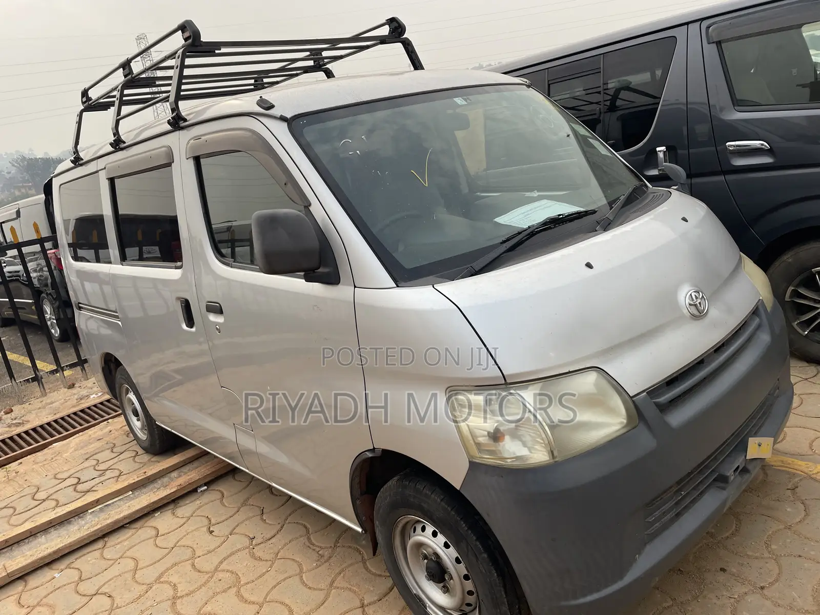 Toyota Noah 2014 Silver