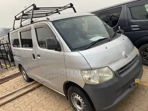 Toyota Noah 2014 Silver