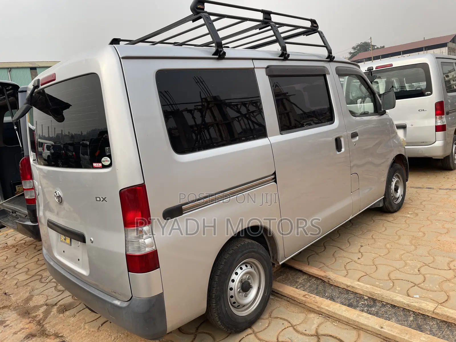 Toyota Noah 2014 Silver