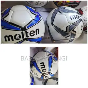 Tubeless Molten Soccer Ball