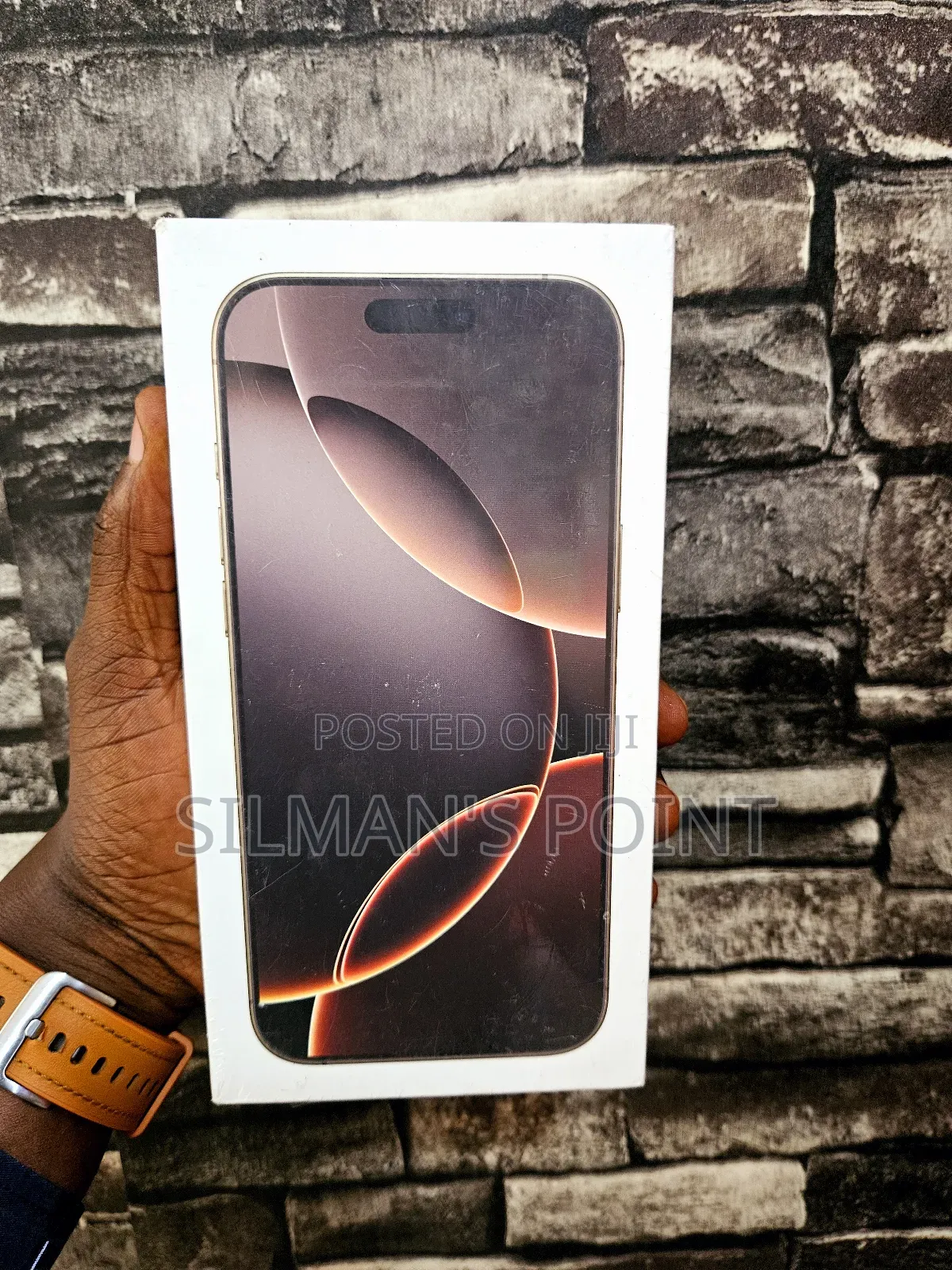 New Apple iPhone 16 Pro 1 TB Gold