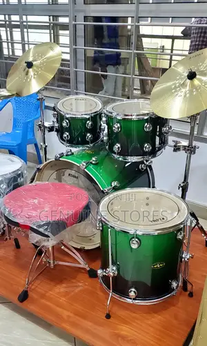 Tama Drum Set