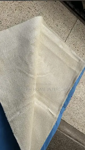 High Quality Woolen Carpet in Cream