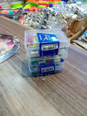 Push Pins. (35pcs)