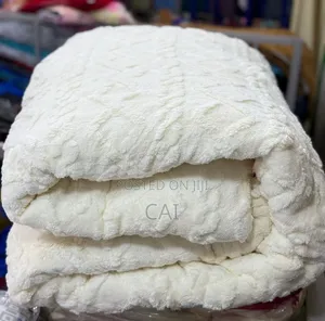 White Tufted 4pcs Duvets Restocked