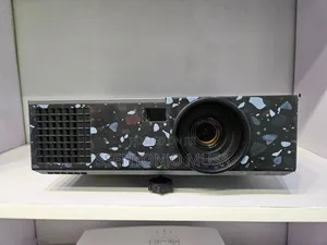 Dell 1650 Projector - 4000 Lumens, HD 720p,Portable DLP Pro-