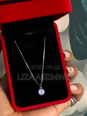 Round Stud Lady’S Necklace