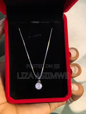 Round Stud Lady’S Necklace