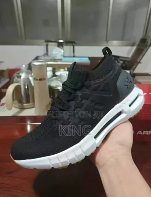 Black Under Armour HOVR Phantom 1 Shoes