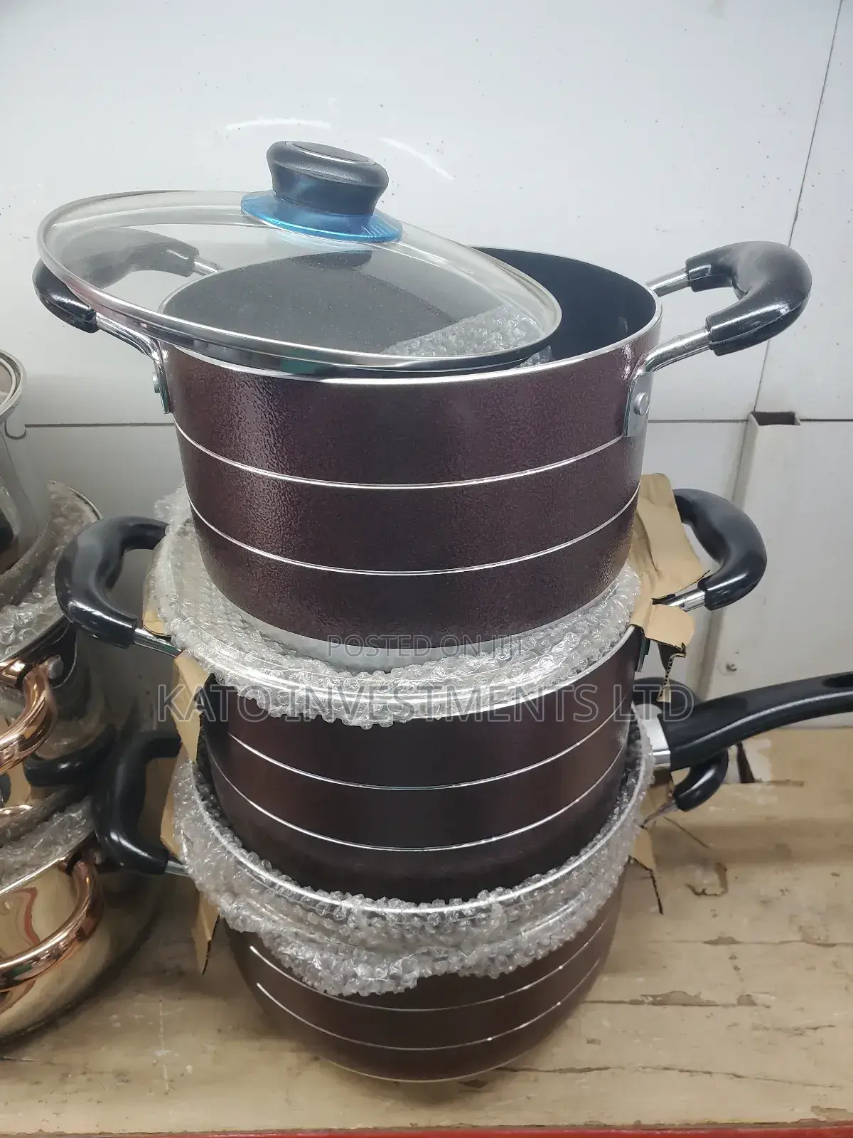 Dark Brown Dining Dishes With Frying Pan
