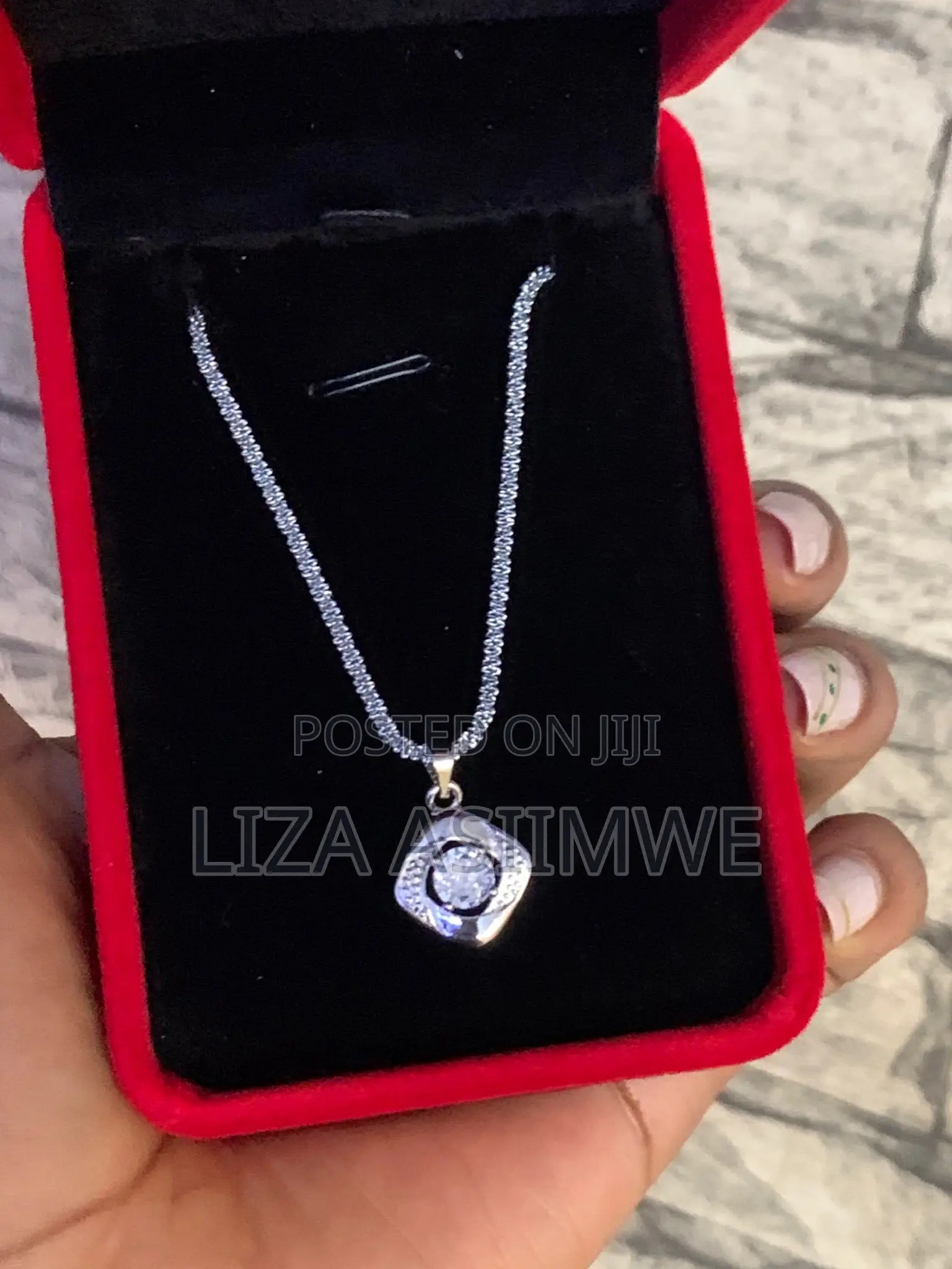 Squaring the Circle Necklace