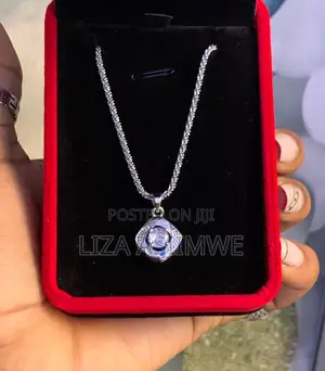 Squaring the Circle Necklace