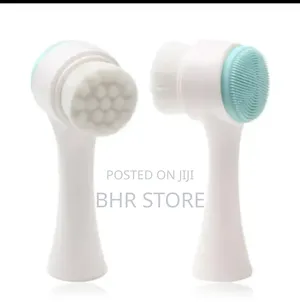 Facial Cleansing Brush