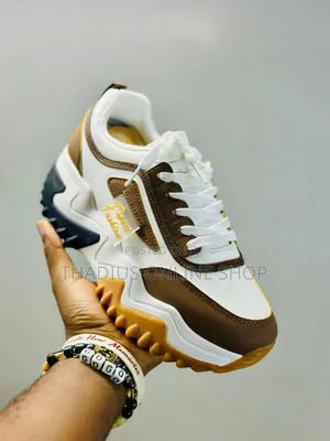 Ladys Classic Fashion Sneaker Shoes
