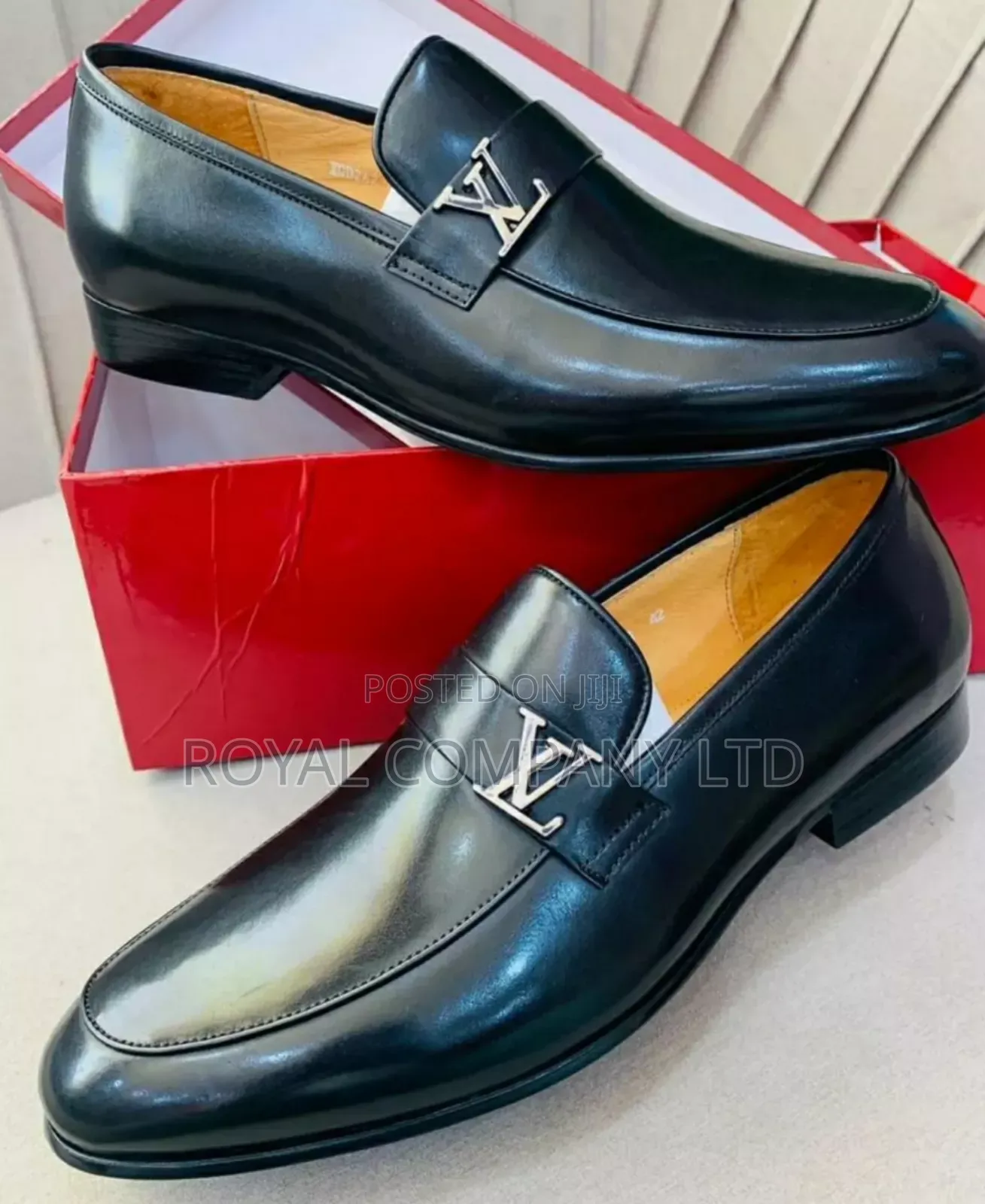 Black Gentle Louis Vuitton /Classic Leather Shoes
