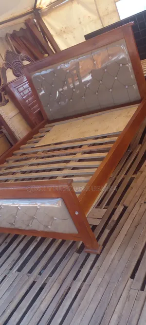 5x6 Mahogany Upholstered Bed