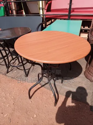 Round Restaurant Tables