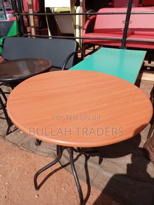Round Restaurant Tables