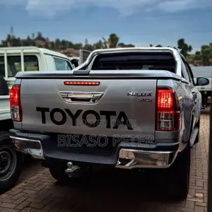 Toyota Hilux 2017 Silver