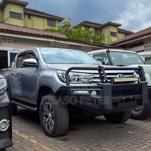 Toyota Hilux 2017 Silver