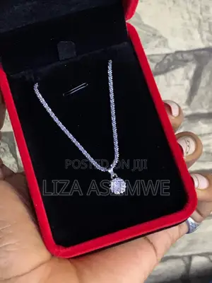 Round Moissanite Lady’S Necklaces