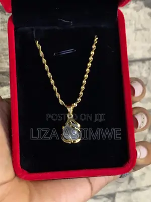 Gold Inbuilt Brandy Water Drop Lady’S Necklaces