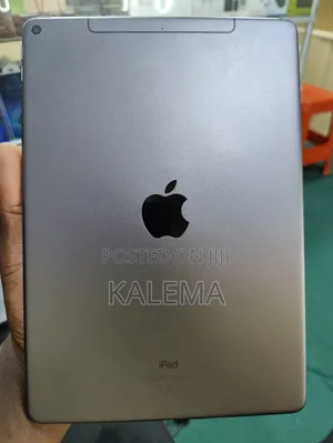 Apple iPad 3 Wi-Fi + Cellular 64 GB Gray