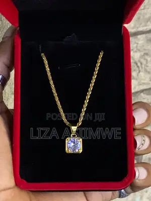 Lady’S Luxury Square Crystal Necklace