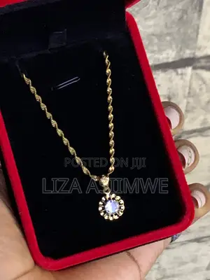 Twisted Lady’S Necklace With a Round Zircon Pendant