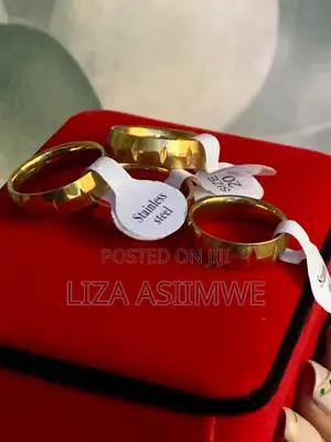 Couple Gold Wedding Rings