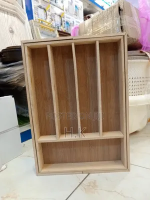 Bamboo Expandable Cutlery Tray.