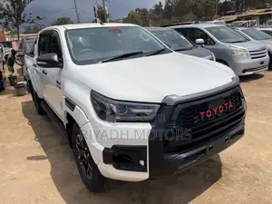Toyota Hilux 2015 White