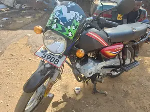 Bajaj Boxer 125 2024 Red
